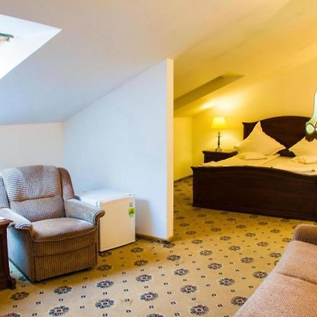 Hotel-Pensiunea Zefir 티미쇼아라 외부 사진