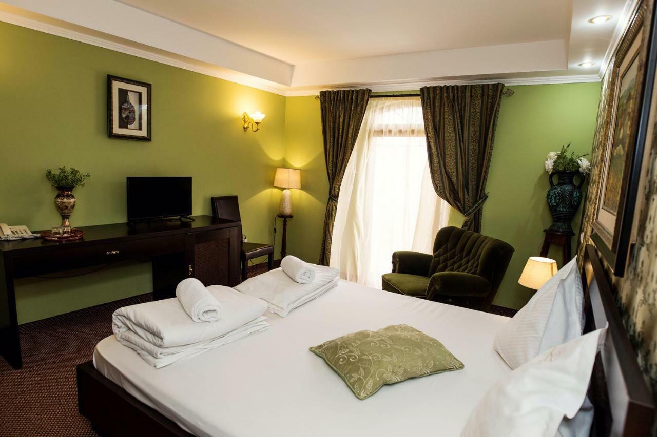 Hotel-Pensiunea Zefir 티미쇼아라 외부 사진