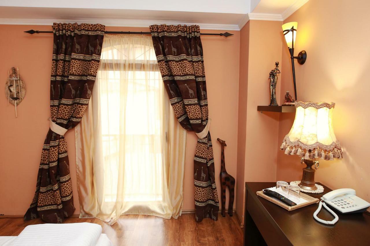 Hotel-Pensiunea Zefir 티미쇼아라 외부 사진
