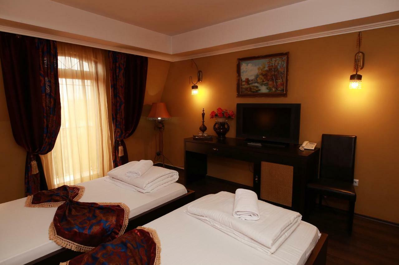 Hotel-Pensiunea Zefir 티미쇼아라 외부 사진